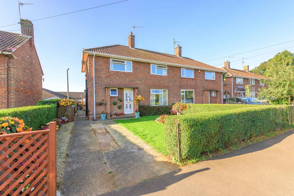 Ancaster Avenue, Spilsby, PE23 3 bed semidetached house £150,000