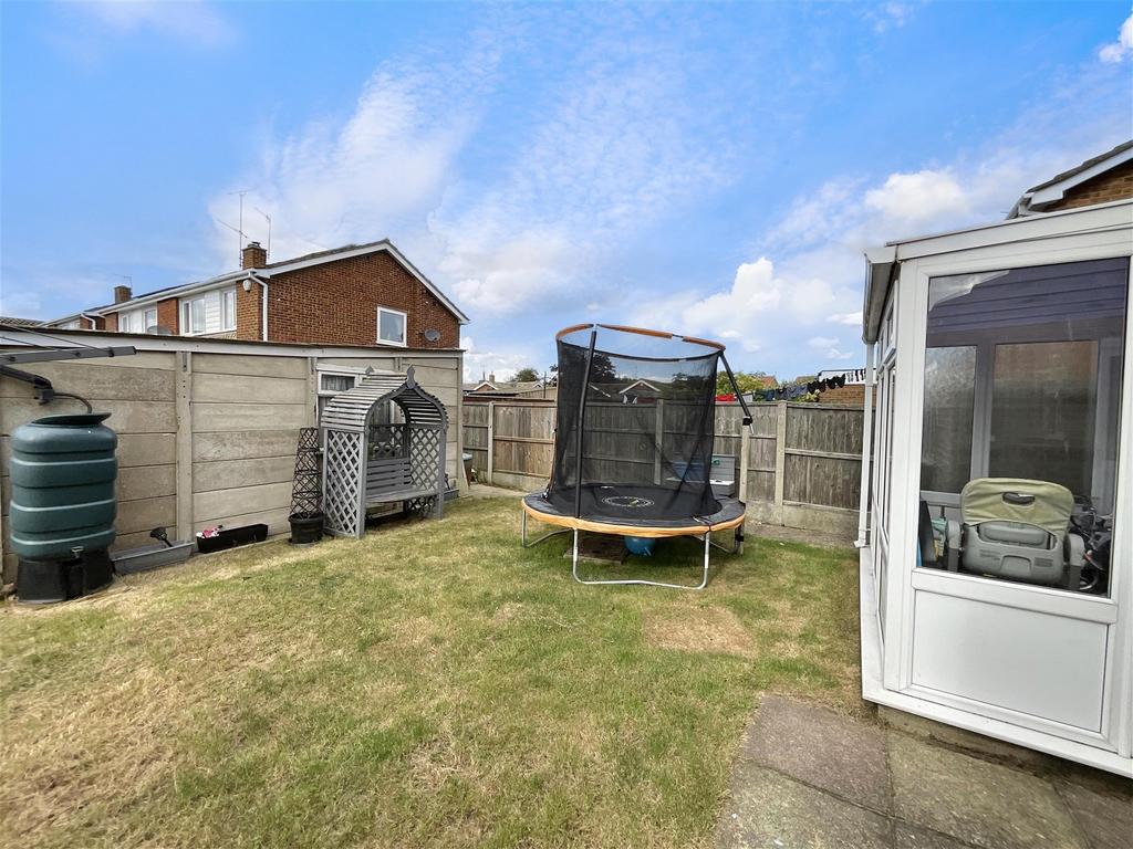Churchill Way, Faversham, Kent 4 bed detached house for sale £450,000