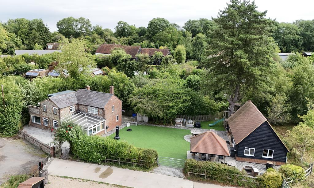 Longwick Lower Icknield Way, Longwick 4 bed detached house - £795,000