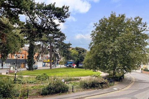 1 bedroom flat for sale, The Crescent, Bournemouth BH1