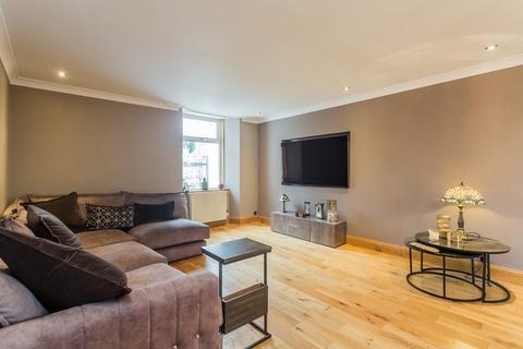43 Calside, Paisley, PA2 6DE
