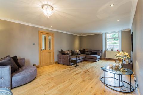 43 Calside, Paisley, PA2 6DE