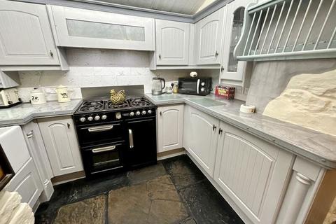 2 bedroom terraced house for sale - Dawson Square, Burnley, Lancashire, BB11 2RT