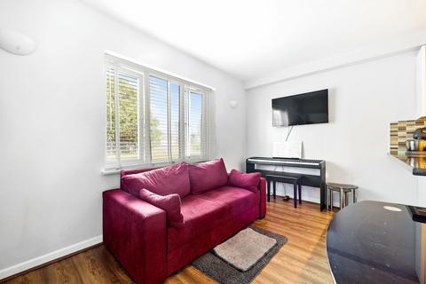 28 Brymay Close, London, E3 2SY