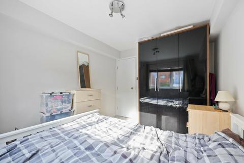 28 Brymay Close, London, E3 2SY