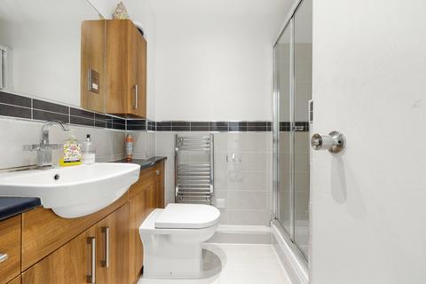 28 Brymay Close, London, E3 2SY