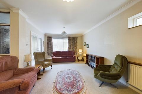 3 Stevens Close, Pinner, HA5 2SN