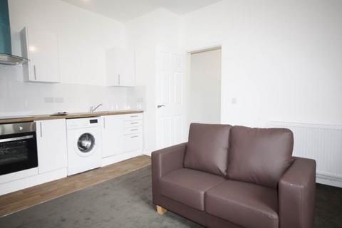 1 bedroom flat to rent, Mid Street, bathgate, Bathgate, EH48