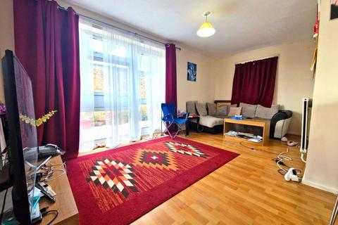 3 bedroom flat to rent, Butterworth Path, Luton LU2