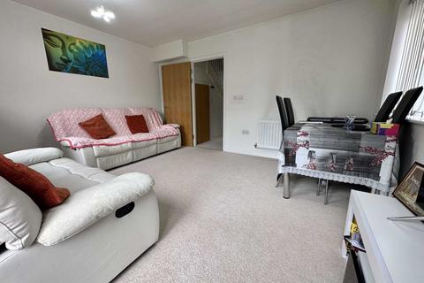 2 bedroom end of terrace house for sale, Challney Gardens, Luton LU4