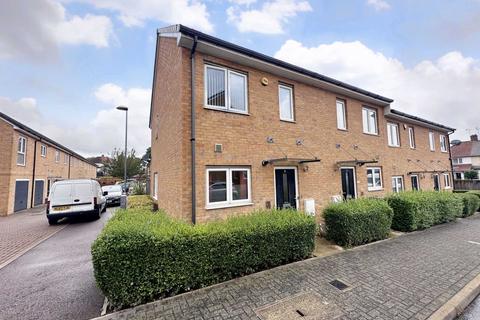 2 bedroom end of terrace house for sale, Challney Gardens, Luton LU4