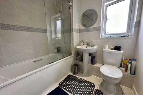 8 Challney Gardens, Luton, LU4 8QQ