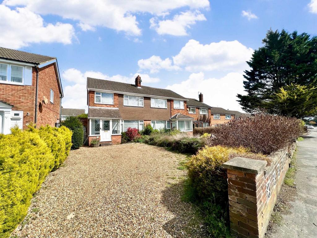 Sundon Park Road, Luton LU3 3 bed semidetached house £375,000