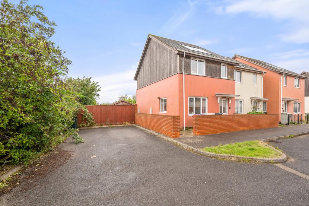 Mill View Close, Ingoldmells PE25 2 bed end of terrace house for sale