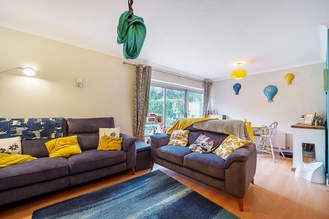 14 Larch Close, Southmoor, Abingdon, OX13 5DD