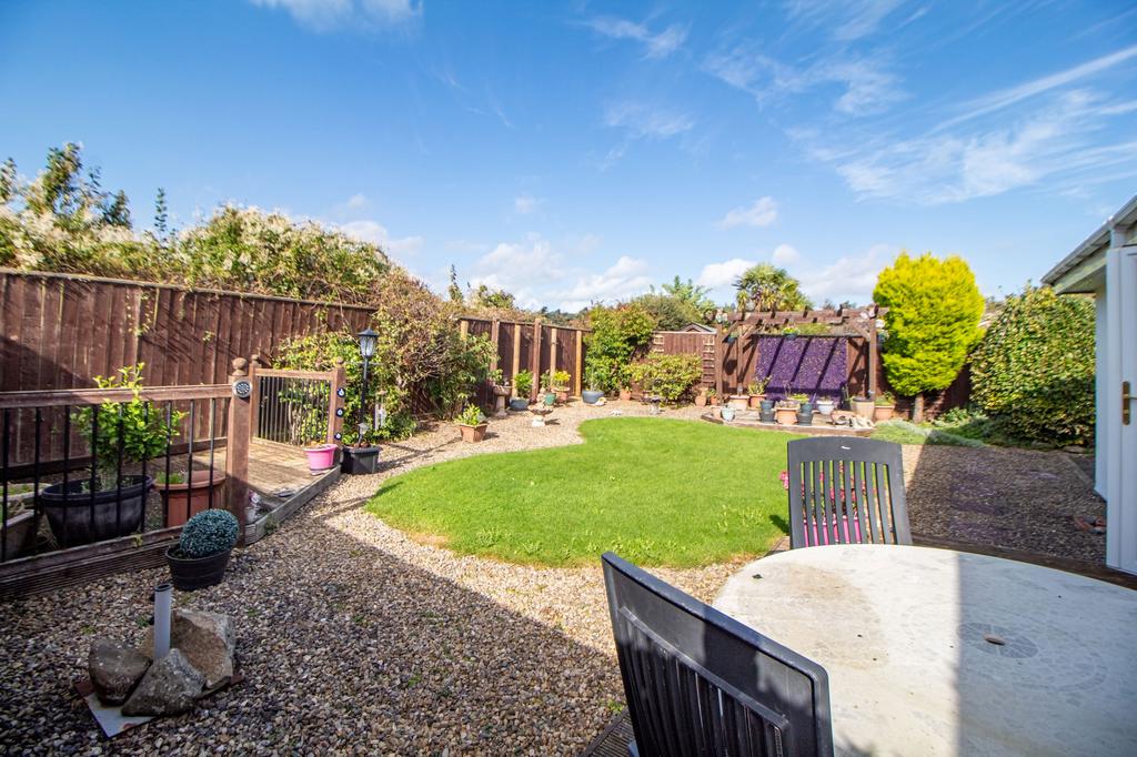 Shamrock Close, Lemington Rise, Newcastle upon Tyne, Tyne and Wear, NE15 8TW 2 bed bungalow for