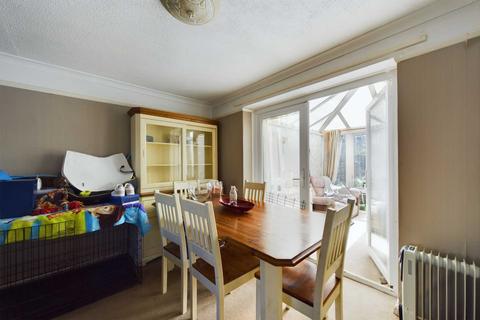 6 Myrtle Green, Hemel Hempstead, HP1 2NF