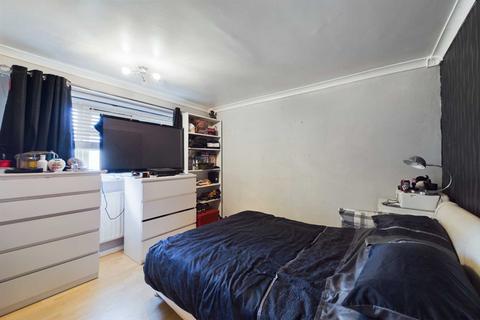 6 Myrtle Green, Hemel Hempstead, HP1 2NF