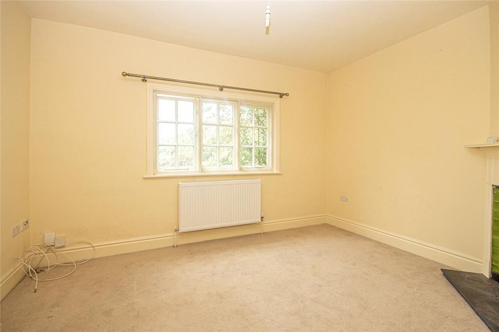Ground Lane, Hatfield, Hertfordshire 2 bed semidetached house £425,000