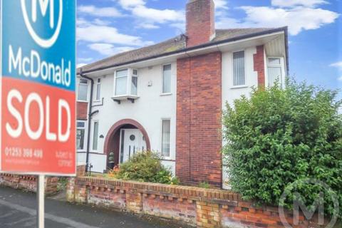 14 Bamber Avenue, Bispham, Blackpool, FY2 9JD