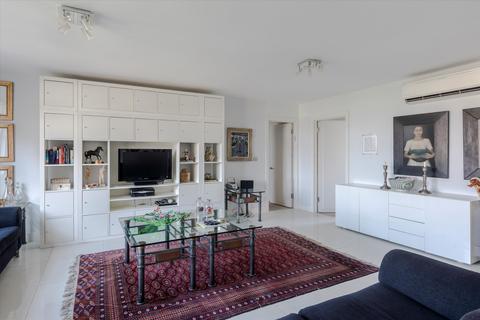 2 bedroom flat for sale, St. Johns Wood Park, London, NW8.