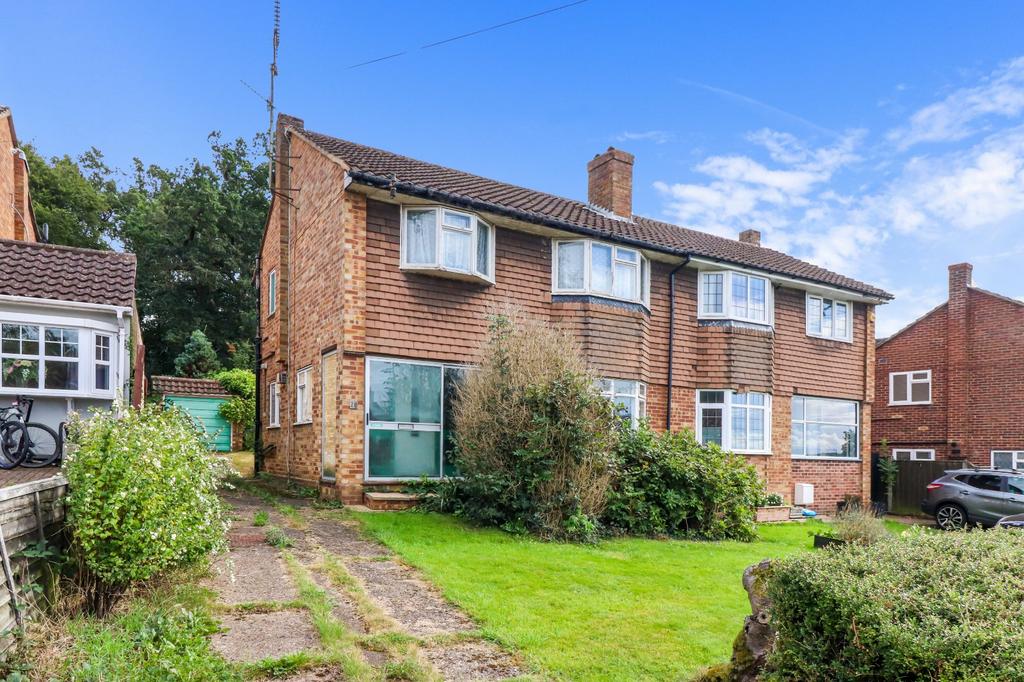 Manor House Gardens, Abbots Langley... 3 bed semidetached house £475,000
