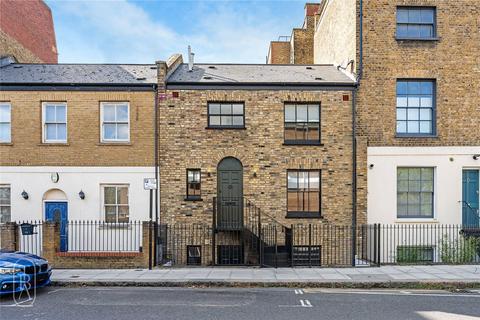 4 bedroom terraced house to rent, Globe Road, London, E2