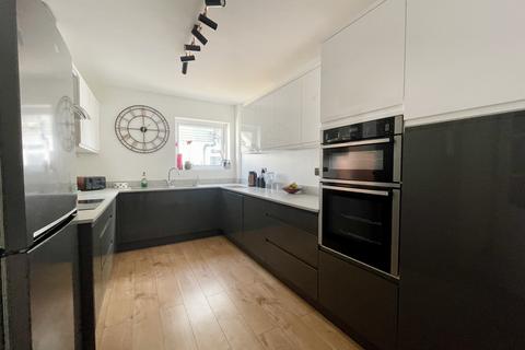 38 Hyperion Avenue, Polegate, BN26 5HU