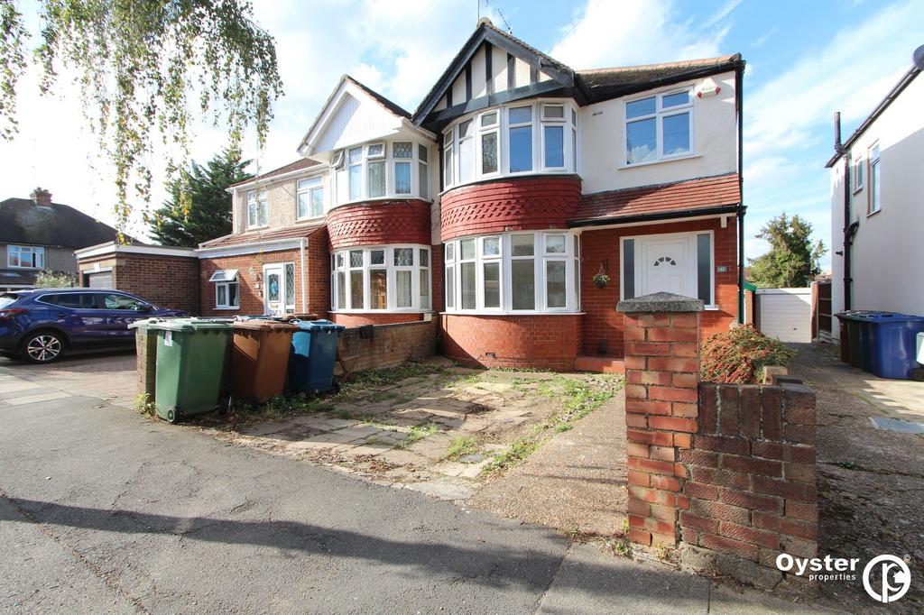 Harley Crescent, Harrow, HA1 3 bed semidetached house £2,200 pcm (£