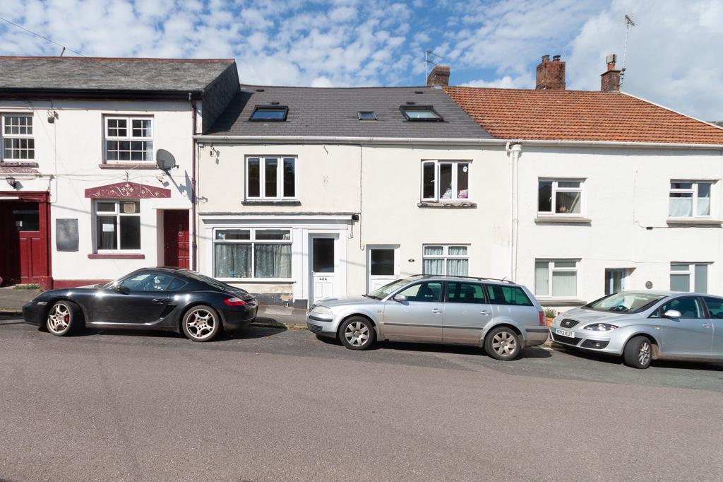 Park Street, Crediton, EX17 4 bed terraced house to rent £950 pcm (£
