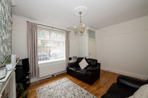 2 bedroom terraced house to rent, Kingswood Road, Prestwich