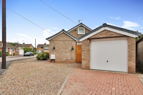 2 bedroom semi-detached bungalow for sale, Sextant Road, Hull,  HU6 7BA