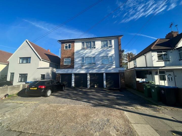 Kinian Court, Scarle Road, Wembley... 1 bed flat £1,450 pcm (£335 pw)