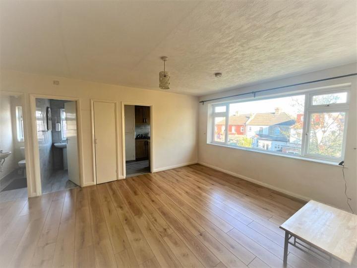 Kinian Court, Scarle Road, Wembley... 1 bed flat £1,450 pcm (£335 pw)