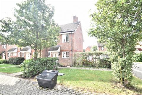 2 bedroom end of terrace house for sale - Brudenell Close, Amersham, Bucks, HP6