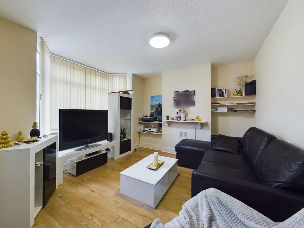 Monks Hall Road, Abington, Northampton NN1 4LZ 2 bed terraced house for