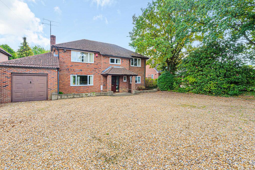 Botley Road, Burridge, Southampton, Hampshire, SO31 1BQ 3 bed detached house for sale £710,000