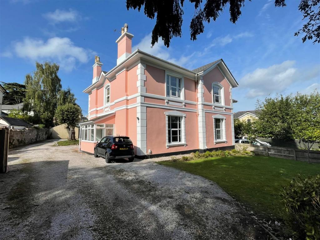 Forde Park, Newton Abbot 2 bed ground floor flat for sale £230,000