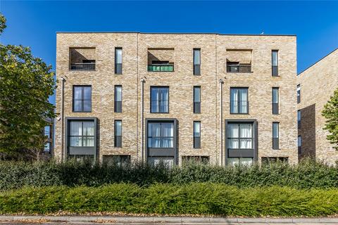 4 bedroom townhouse to rent, Hawkey Road, Trumpington, Cambridge, Cambridgeshire