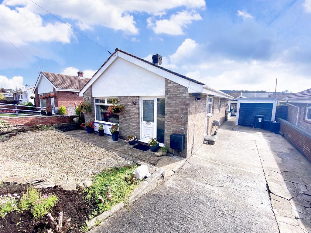 Kingrosia Park, Clydach, Swansea, City And County of Swansea. 3 bed
