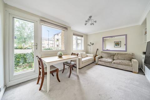 37 Beaconsfield Close, London, W4 4EL
