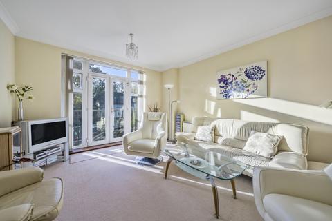 2 bedroom flat for sale, Mayfair Court, Stonegrove, Edgware HA8