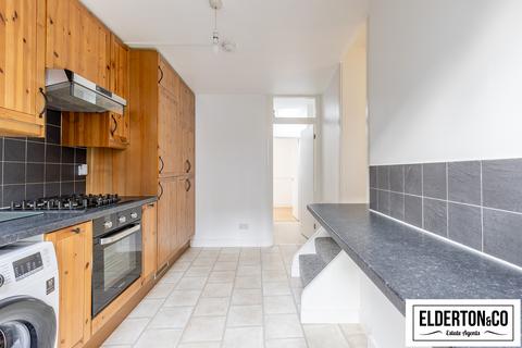 2 bedroom flat to rent, Holmesdale Road, London N6