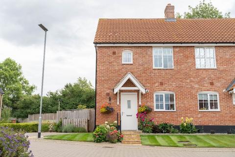 2 bedroom semi-detached house for sale - Yew Close, Saxmundham