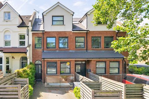 3 bedroom maisonette for sale, Lordship Lane, East Dulwich, London, SE22