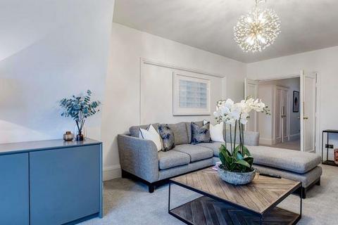4 bedroom penthouse to rent, Strathmore Court, London, NW8