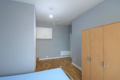 1 bedroom in a house share to rent, Cecil Avenue, Barking IG11