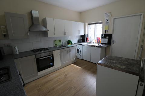 1 bedroom in a house share to rent, Cecil Avenue, Barking IG11