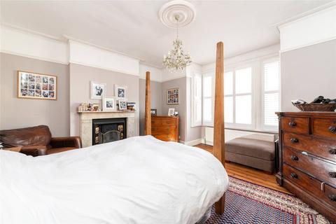 73 Castle Road, Bedford, MK40 3PR