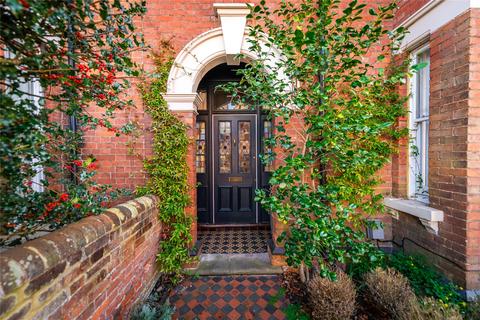 73 Castle Road, Bedford, MK40 3PR
